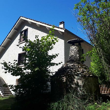 Location De Vacances A Gourdon En Bouriane Exteriér fotografie